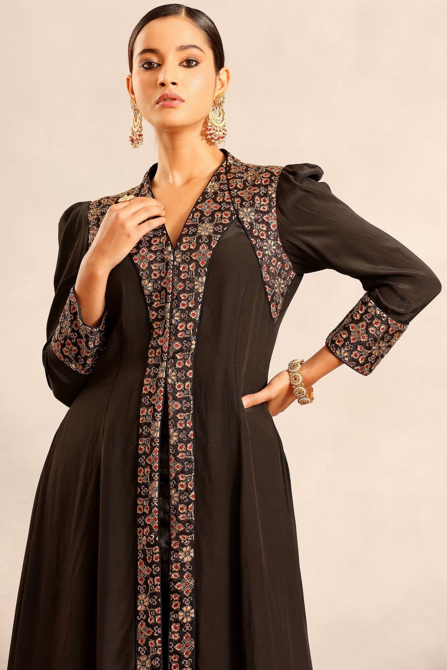 Black ajrakh embellished v neck slit kurta with pants