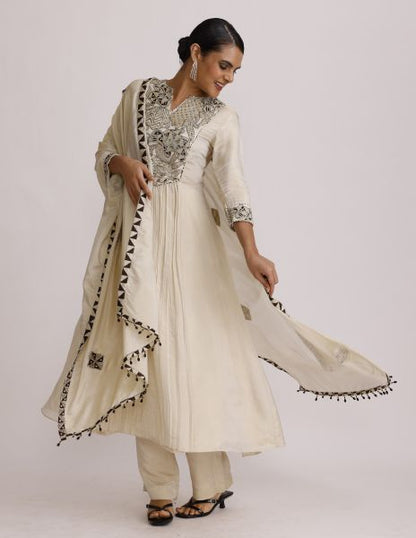 Ivory Kurta Pant Dupatta Set