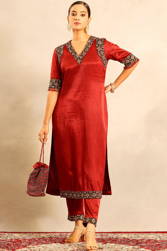 Maroon Ajrakh embellished kurta with pants