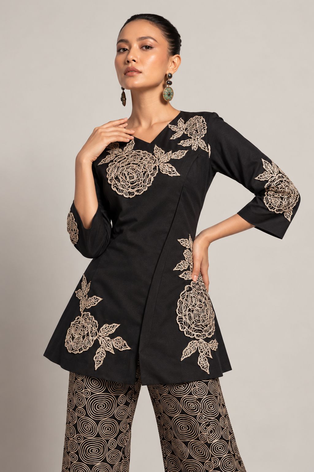Noir Rosette Ensemble