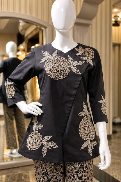 Noir Rosette Ensemble