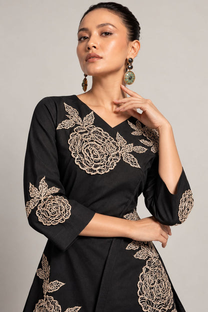 Noir Rosette Ensemble